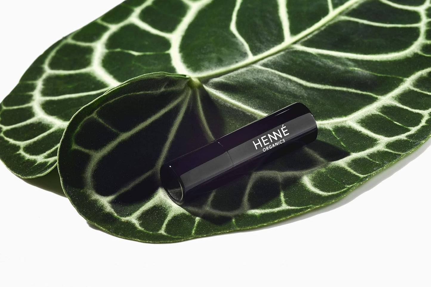 Henné Organics Luxury Lip Balm V2 - Natural and Organic Moisturizer - 0.15 Ounce Stick